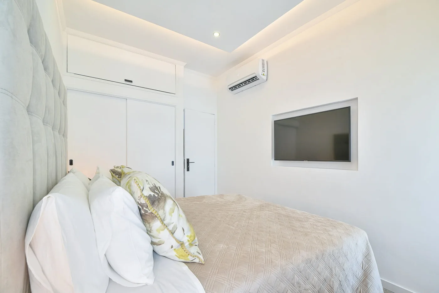 Timeless Beach III — interior 16